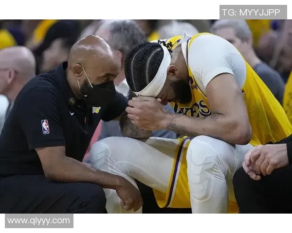 尤文图斯大胜热刺五比一争议判罚引发全场热议