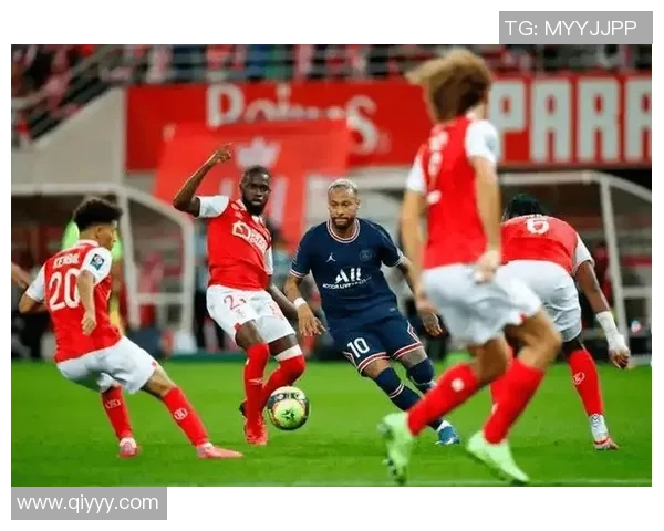 意甲激战：那不勒斯小胜里昂红牌事件引发全场热议