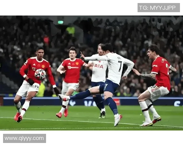 欧联杯精彩对决曼联与多特蒙德战成平局帽子戏法引发全场热潮 欧联杯精彩对决曼联与多特蒙德战成平局帽子戏法引发全场热潮