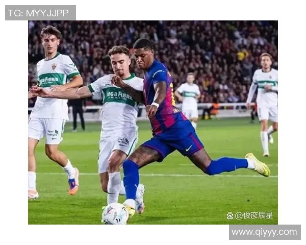 西甲经典对决巴萨以3-0战胜曼联创造历史冷门瞬间引发全场沸腾 西甲经典对决巴萨以3-0战胜曼联创造历史冷门瞬间引发全场沸腾